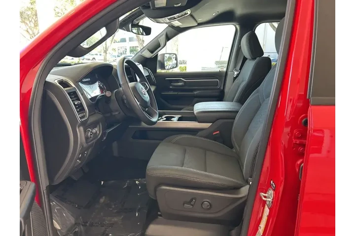 $34240 : Ram 1500 2025 4x4 Big Horn 4 image 5