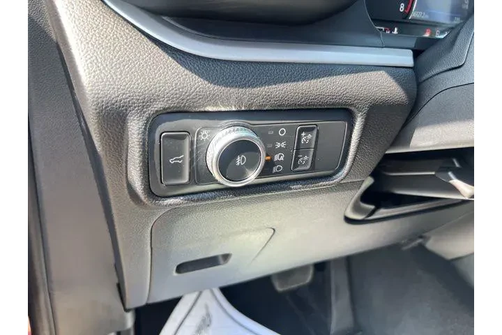 $28715 : Ford Explorer 2022 AWD XLT 4 image 8