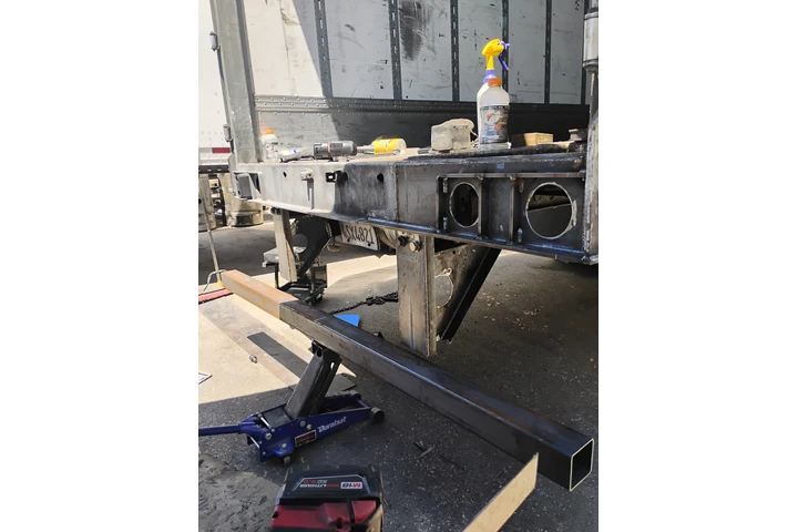 Busco empleo de soldador image 1