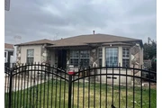 Hermosa casa🏠en Lynwood CA🏠 en Los Angeles