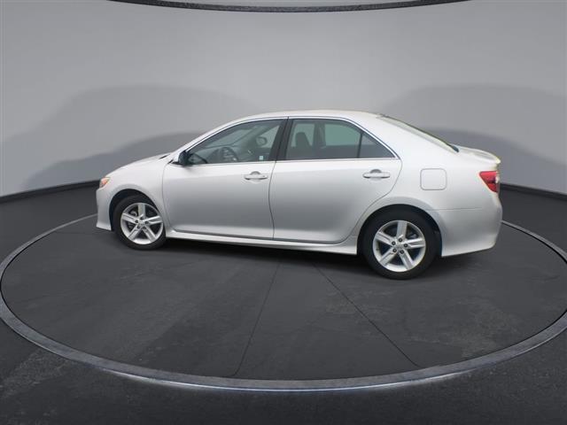 $17500 : PRE-OWNED 2013 TOYOTA CAMRY SE image 6