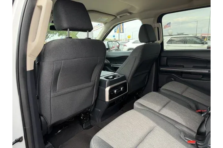 $39557 : Ford Expedition 2024 4x4 XLT image 3
