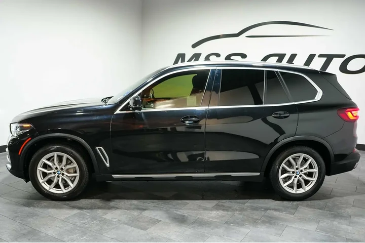 $31499 : 2021 X5 xDrive40i image 3