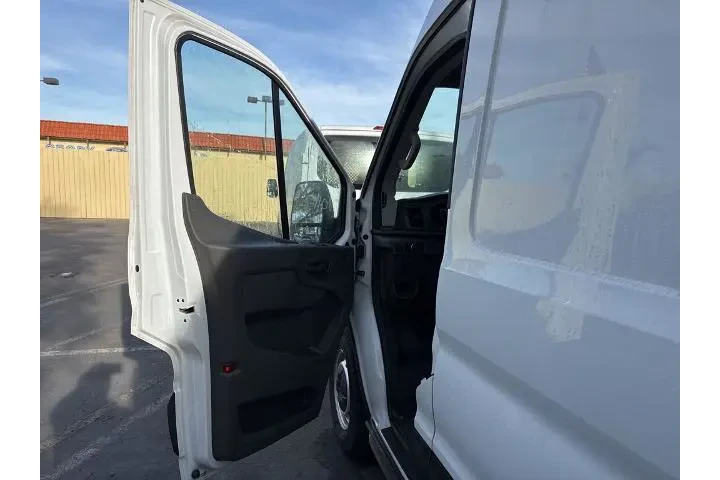 $40000 : Ford Transit 2021 250 3dr SW image 6
