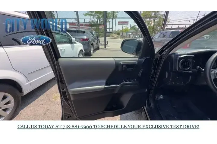 $33577 : Toyota Tacoma 2023 4x4 TRD S image 7