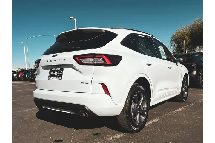 $22998 : Ford Escape 2023 AWD ST-Line image 3