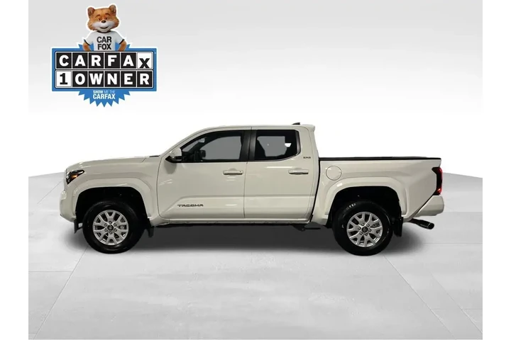 $39588 : Gold Certified2024 Tacoma SR5 image 2
