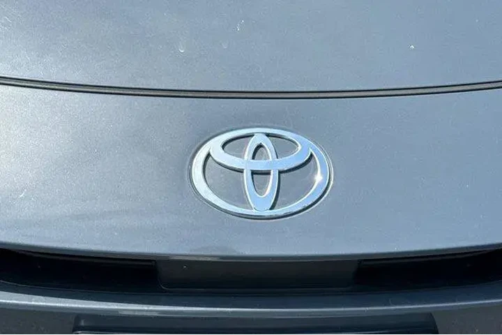 $30468 : Toyota Prius 2025 LE 4dr Hat image 8