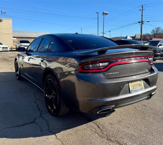 $6900 : 2015 Charger SE image 8