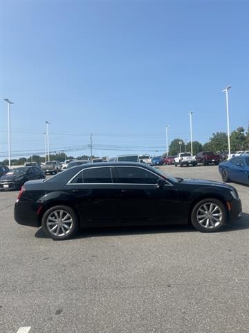 $24995 : PRE-OWNED 2018 CHRYSLER 300 T image 3