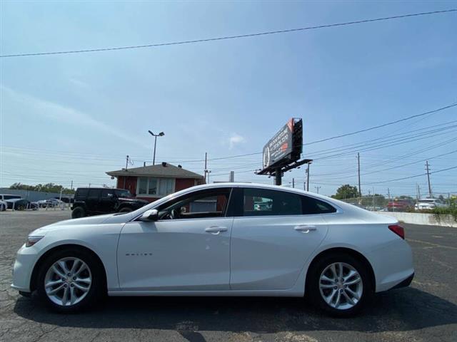 $15941 : 2017 Malibu LT image 10