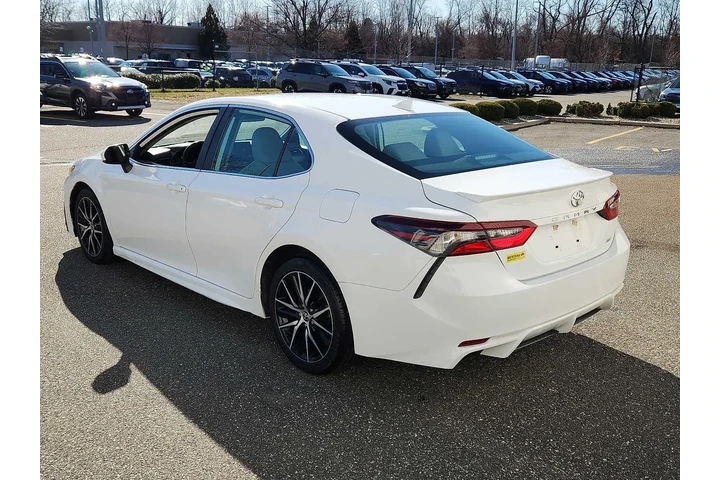 $19995 : Toyota Camry 2021 SE 4dr Sed image 4