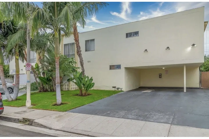 $1540 : Spacious 1 Bedroom Apt in LA image 1