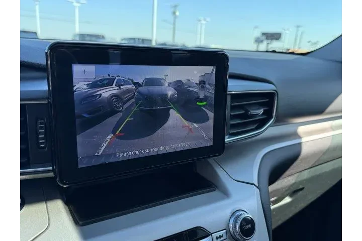 $30995 : Ford Explorer 2023 AWD XLT 4 image 2