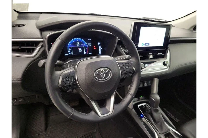 $28998 : Toyota Corolla Cross 2024 AW image 10
