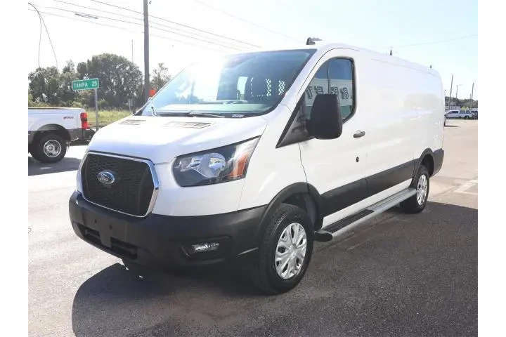$32946 : Ford Transit 2024 250 3dr SW image 5