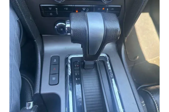 $12039 : Ford Mustang 2012 V6 2dr Con image 8