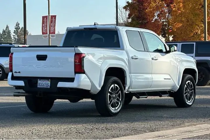 $39000 : Toyota Tacoma 2024 4x4 TRD S image 2