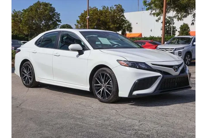 $20890 : Toyota Camry 2024 SE 4dr Sed image 2