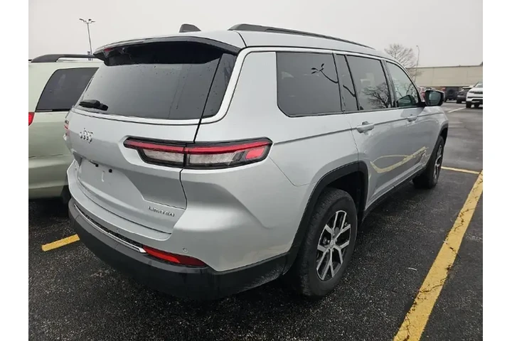 $31893 : Jeep Grand Cherokee L 2024 4 image 3