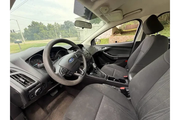 $4999 : 2017 Focus SE image 8