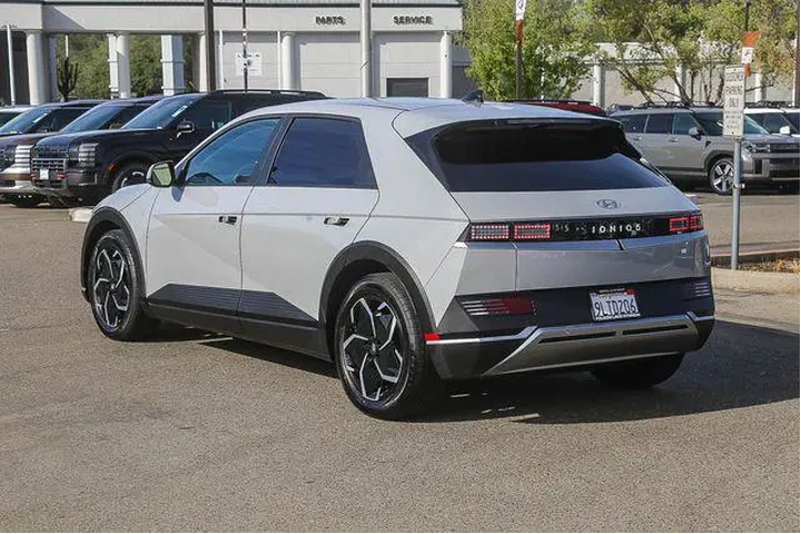 $25991 : Hyundai IONIQ 5 2024 SEL 4dr image 2