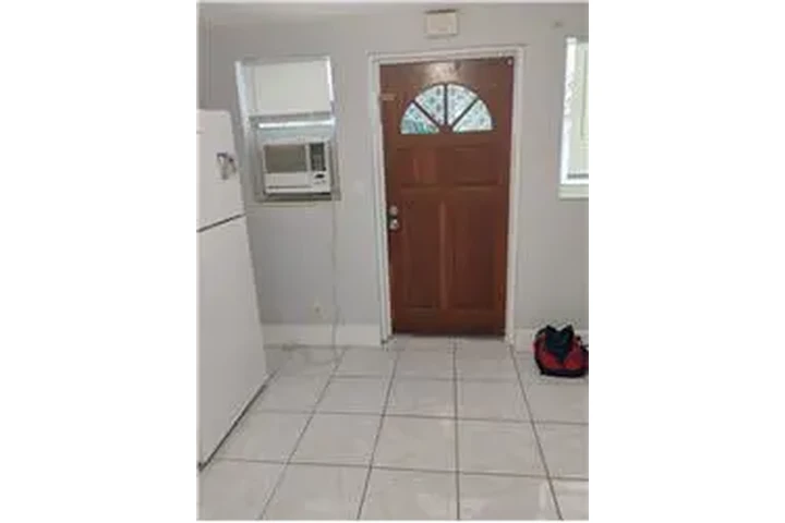 $1375 : Rental property with 1 bedro image 9