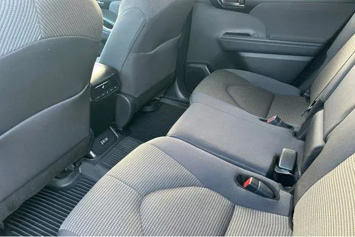 $39900 : Toyota Highlander 2025 AWD L image 8