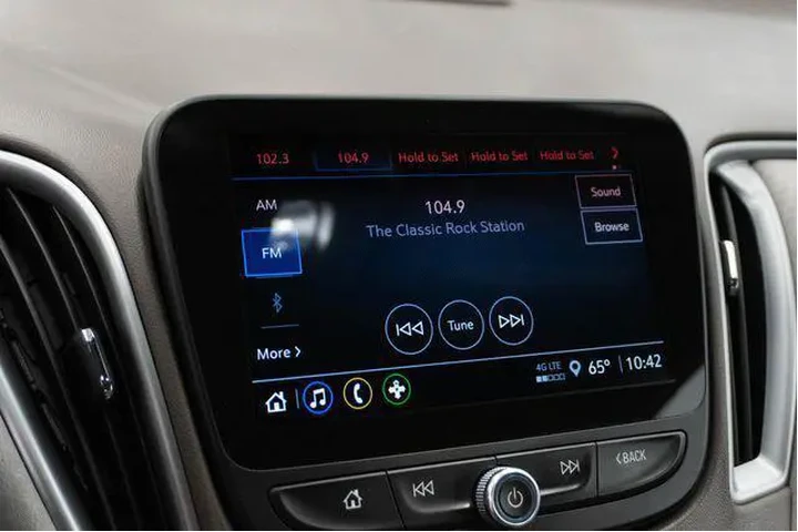 $19762 : Chevrolet Malibu 2024 LS 4dr image 4