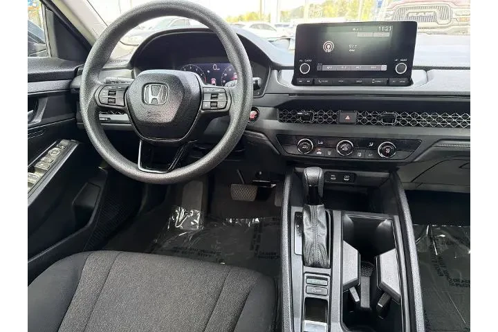 $25779 : Honda Accord 2025 LX 4dr Sed image 3