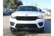 $27477 : Jeep Grand Cherokee 2024 4x4 thumbnail