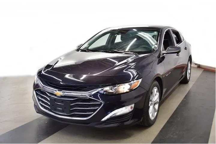 $15994 : Chevrolet Malibu 2023 LT 4dr image 4