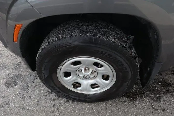 $28274 : Nissan Frontier 2024 4x4 S 4 image 9