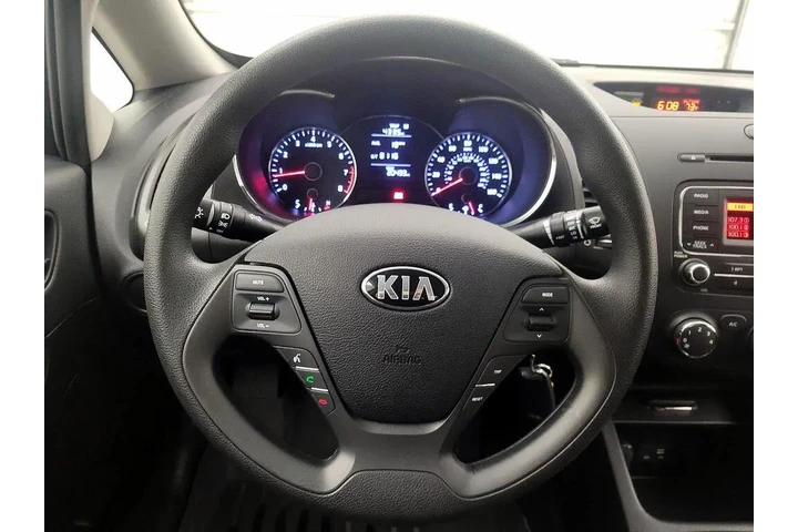 $14599 : Kia Forte 2016 LX 4dr Sedan image 10