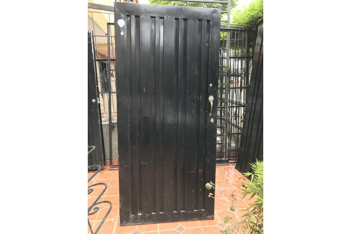 $450000 : Vendo varias puertas en lámina image 4