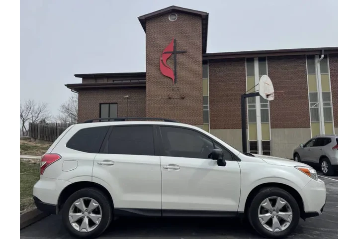 $5999 : 2015 Forester 2.5i image 5