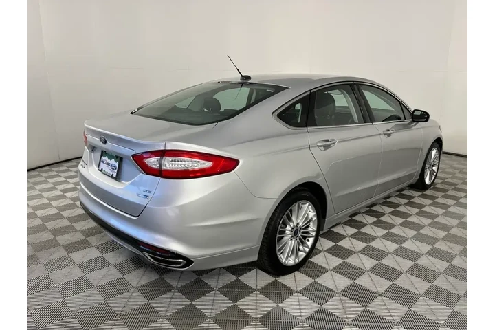 $11892 : Ford Fusion 2016 AWD SE 4dr image 7