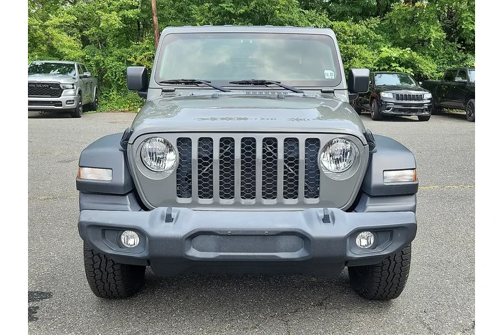 $27948 : Jeep Gladiator 2021 4x4 Spor image 8