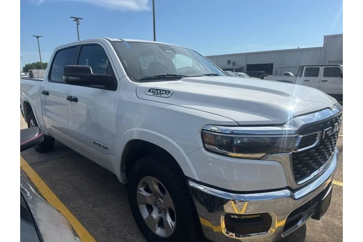 $38025 : Ram 1500 2025 4x4 Big Horn 4 image 1