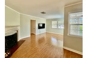 $1100 : Spacious Living 3 bedroom home thumbnail