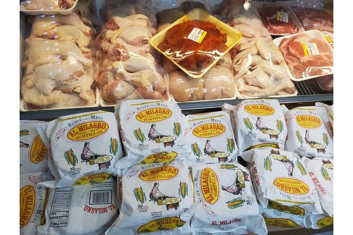 Guatelinda Supermarket image 6