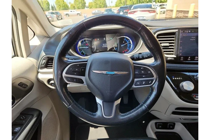 $23998 : Chrysler Pacifica Hybrid 202 image 9