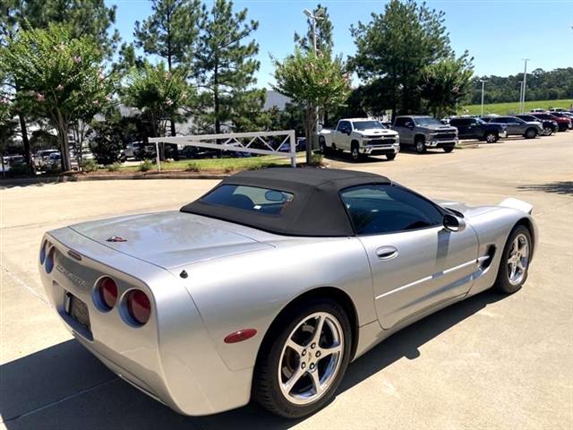 $20981 : 2004 Corvette Convertible image 9