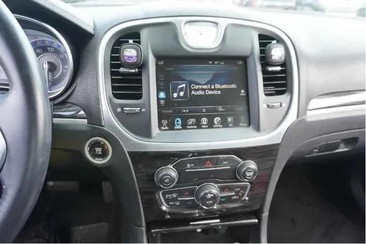 $13888 : Chrysler 300 2016 Limited 4d image 8