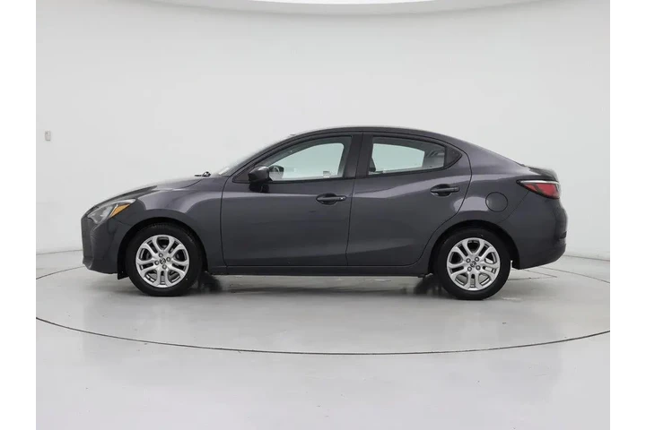 $13998 : Scion iA 2016 4dr Sedan 6A image 3