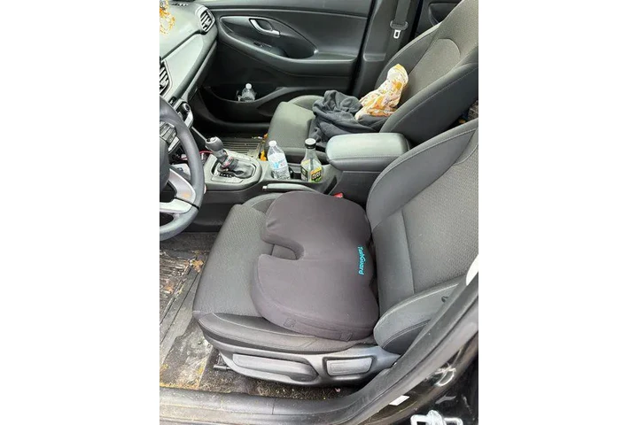 $12990 : Hyundai ELANTRA GT 2018 4dr image 4