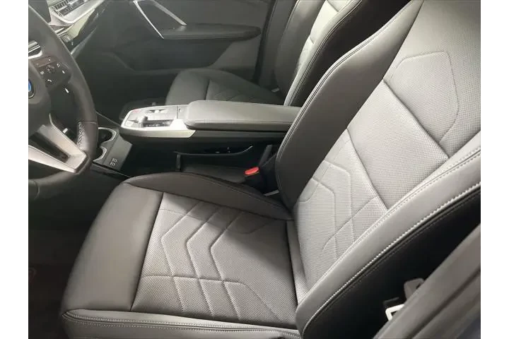 $32943 : BMW X1 2023 AWD xDrive28i 4d image 9