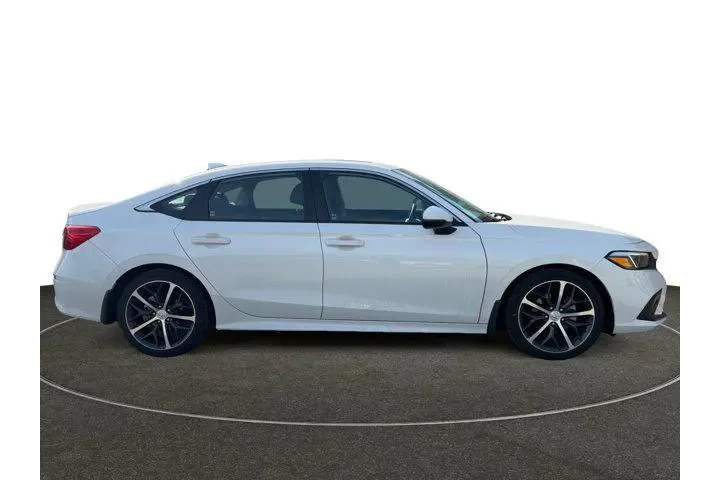 $26488 : Honda Civic 2024 Touring 4dr image 6