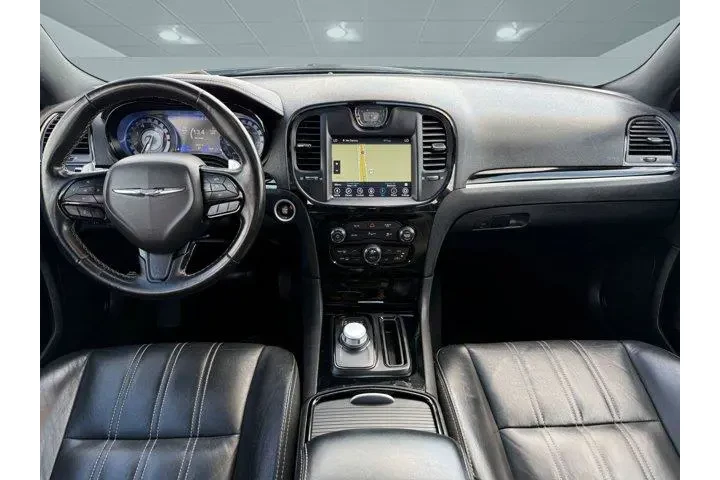 $22996 : Chrysler 300 2022 S V6 4dr S image 5