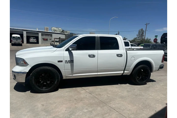 $16995 : 2017 RAM 1500 CREW CAB2017 RA image 3